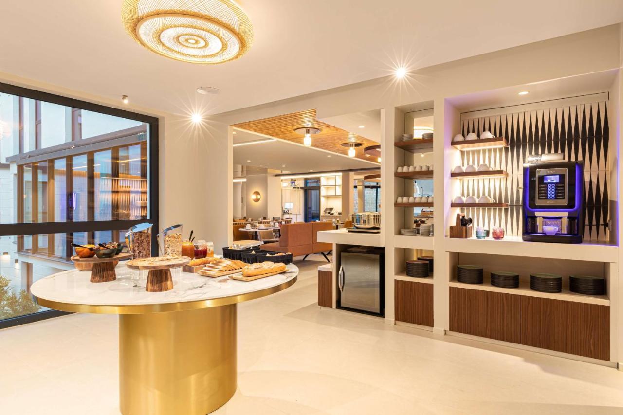 Hotel Yac Paris Clichy, A Member Of Radisson Individuals Buitenkant foto