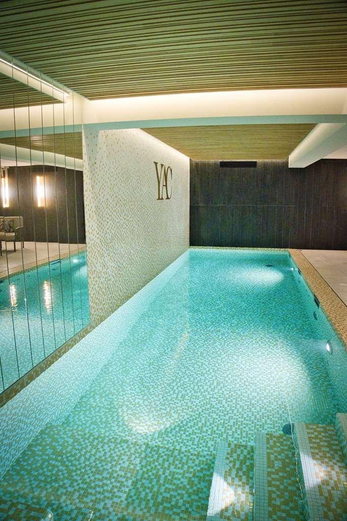 Hotel Yac Paris Clichy, A Member Of Radisson Individuals Buitenkant foto