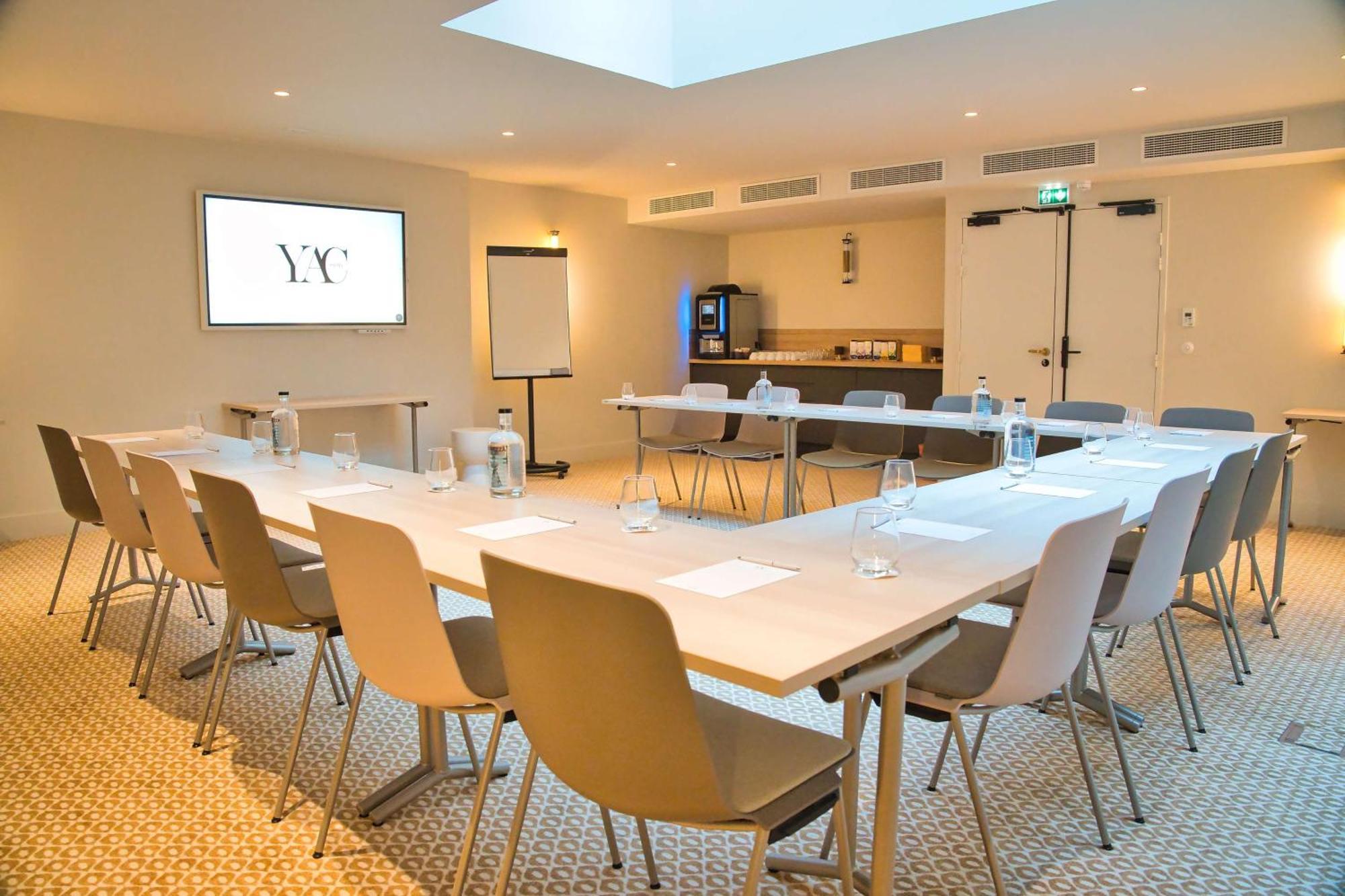 Hotel Yac Paris Clichy, A Member Of Radisson Individuals Buitenkant foto