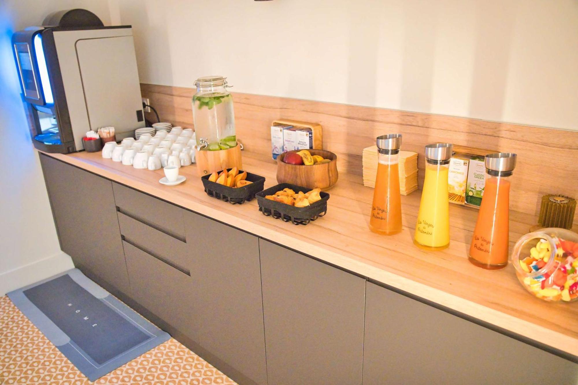Hotel Yac Paris Clichy, A Member Of Radisson Individuals Buitenkant foto
