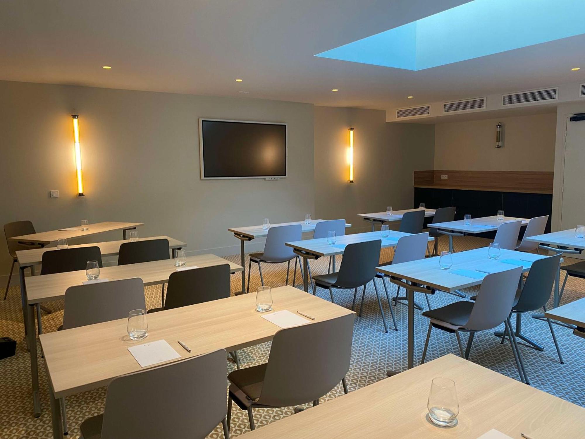 Hotel Yac Paris Clichy, A Member Of Radisson Individuals Buitenkant foto