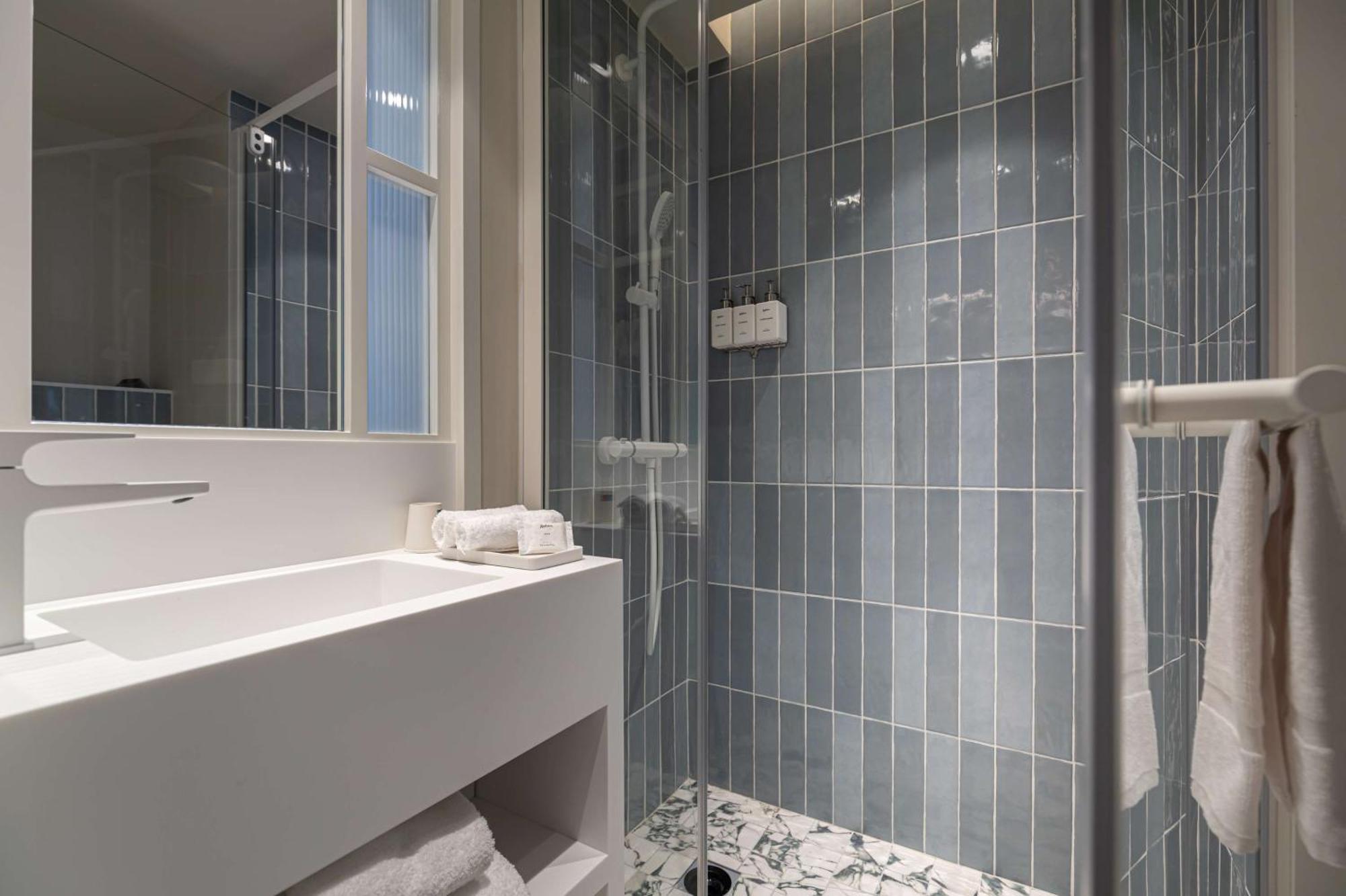 Hotel Yac Paris Clichy, A Member Of Radisson Individuals Buitenkant foto